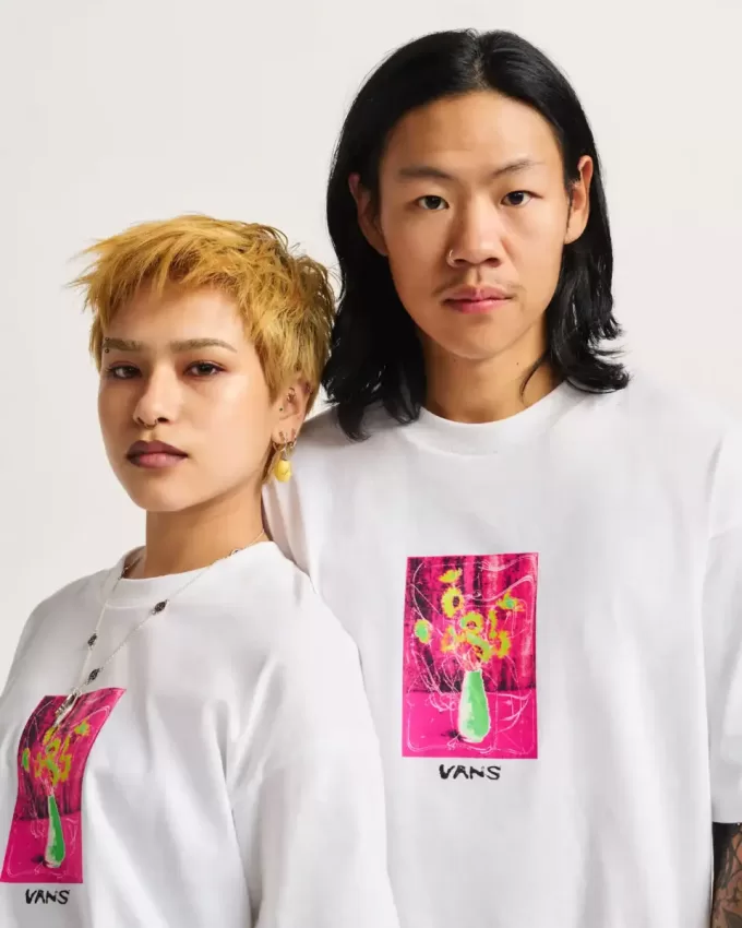 Maglietta con decorazioni floreali