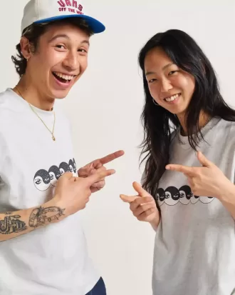 Maglietta con occhi Yin Yang sullo skate