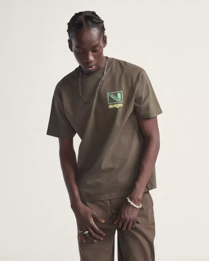 Maglietta con produzione artistica Maglietta con produzione artistica