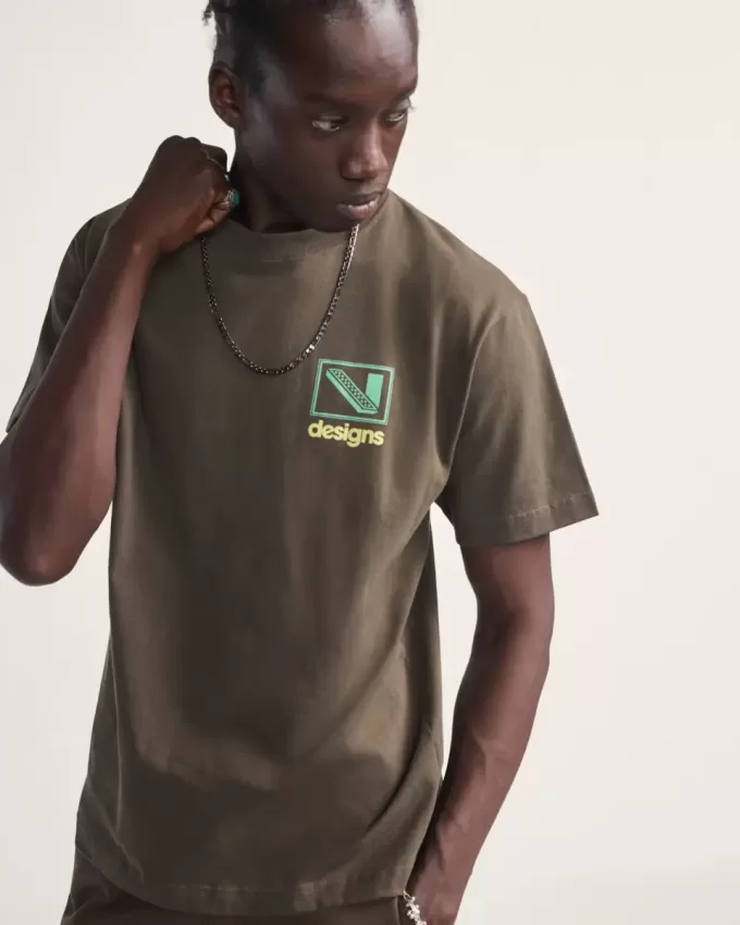 Maglietta con produzione artistica Maglietta con produzione artistica