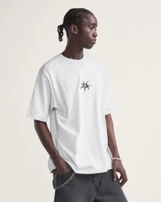 Maglietta con schizzi di skate