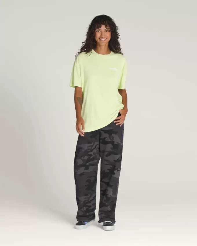 Maglietta con scritta “Sospensione”