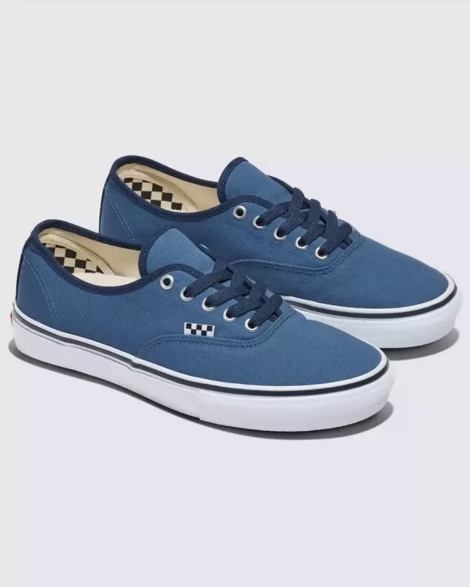 Scarpa autentica Customs Skate