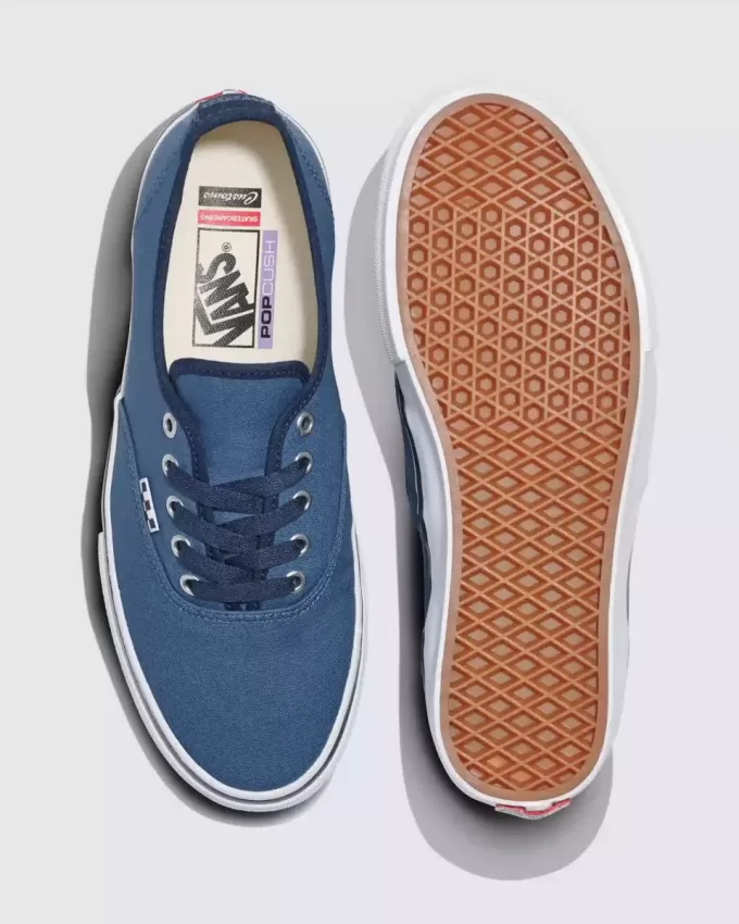 Scarpa autentica Customs Skate