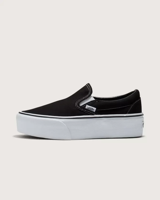 Scarpa classica slip-on con plateau