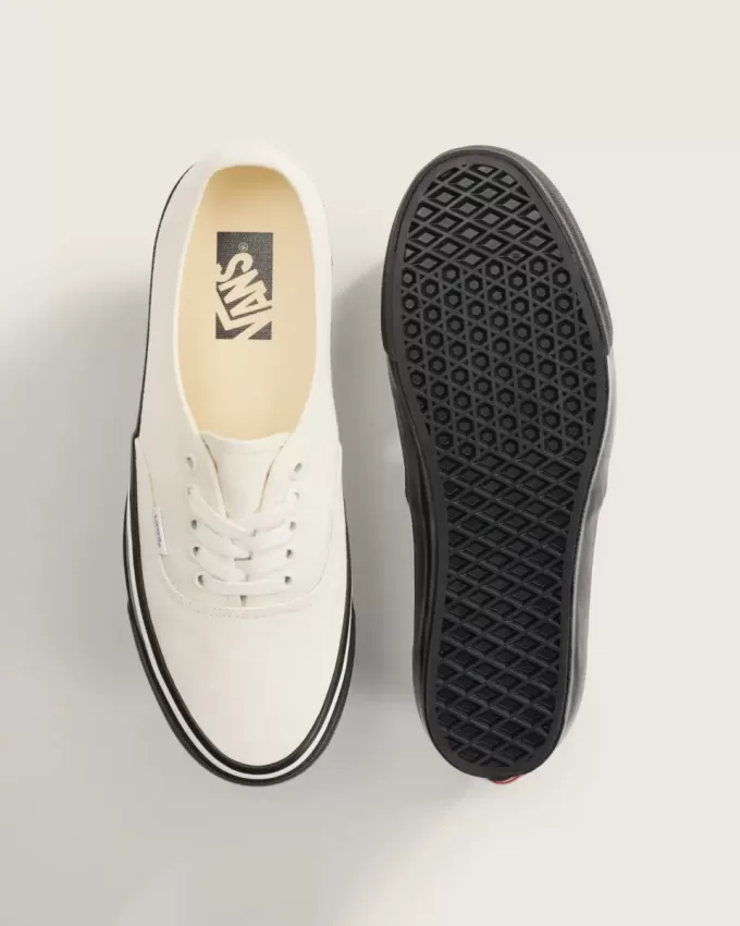 Scarpa in tela di anatra autentica di prima qualità